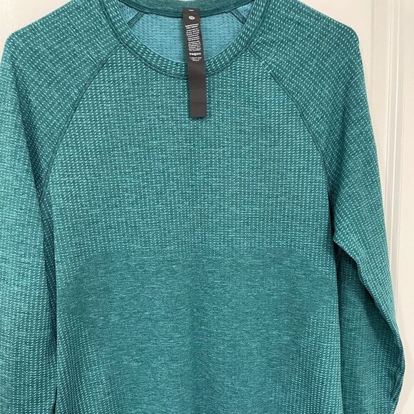 Men’s Lululemon Evergreen long sleeve crew neck
shirt size S - Picture 2 of 5